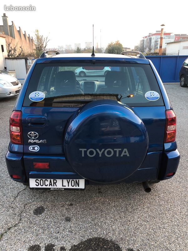Toyota rav4 vvti de 2005 à vendre par SOCAR Lyon